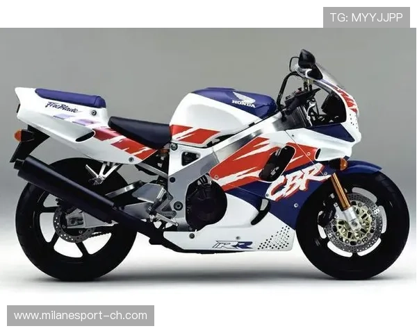 劳塔罗正面高速冲刺制造巨大压迫感，制霸赛场的秘密武器